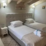 Evita's Ikia Seaside Luxury House Hébergement de vacances Mesongí