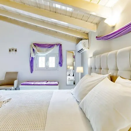 Prázdninový dům Evita's Ikia Seaside Luxury House *
