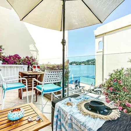 Evita's Ikia Seaside Luxury House Holiday home Mesongi