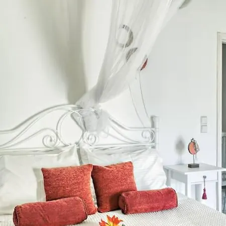 Evita's Ikia Seaside Luxury House *