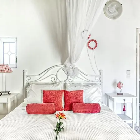 Evita's Ikia Seaside Luxury House * Mesongi