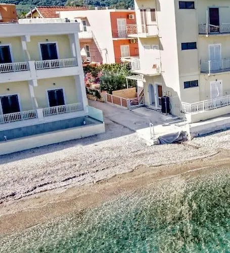 Evita's Ikia Seaside Luxury House *