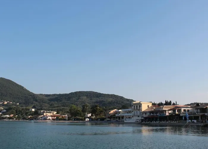 Feriehus Evita's Ikia Seaside Luxury House