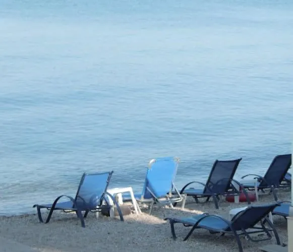 Evita's Ikia Seaside Luxury House Mesongí