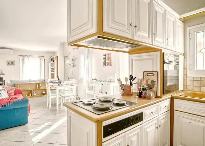 Evita's Ikia Seaside Luxury House *